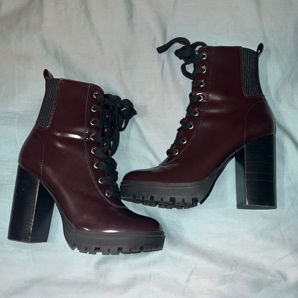 Steve Madden Lace Up Heeled Boots